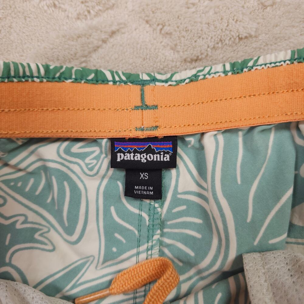 Patagonia Women's Baggies Shorts Bees and Flowers: Heartleaf Green Sz XS - Picture 3 of 7